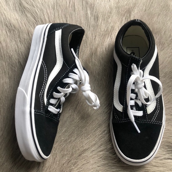 black vans 6